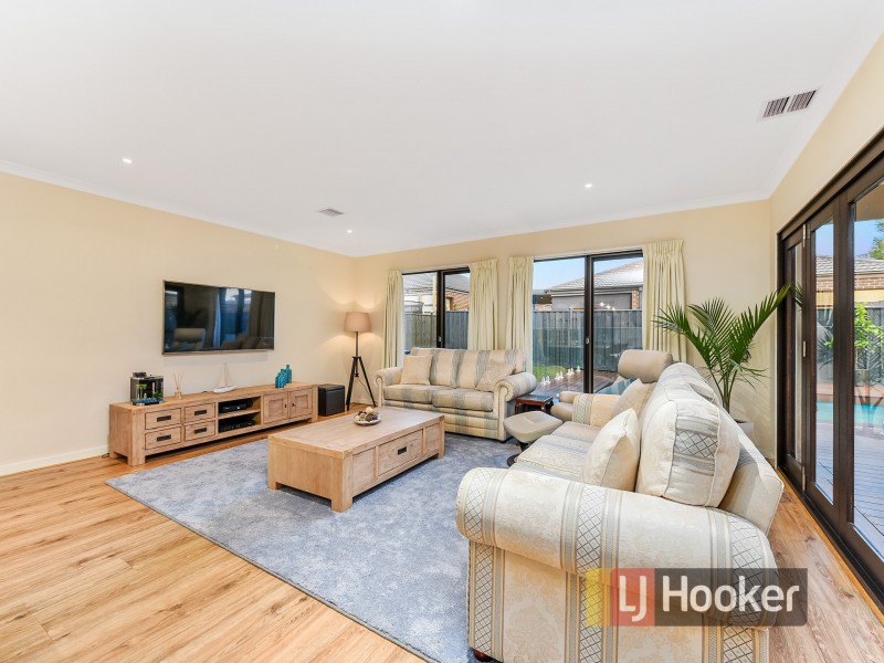 5 Bimberry Circuit, Clyde VIC 3978