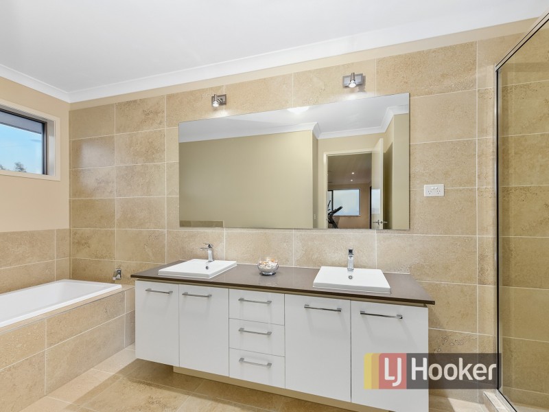 5 Bimberry Circuit, Clyde VIC 3978