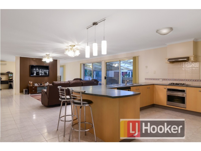 6 Tuileries Rise, Narre Warren South VIC 3805