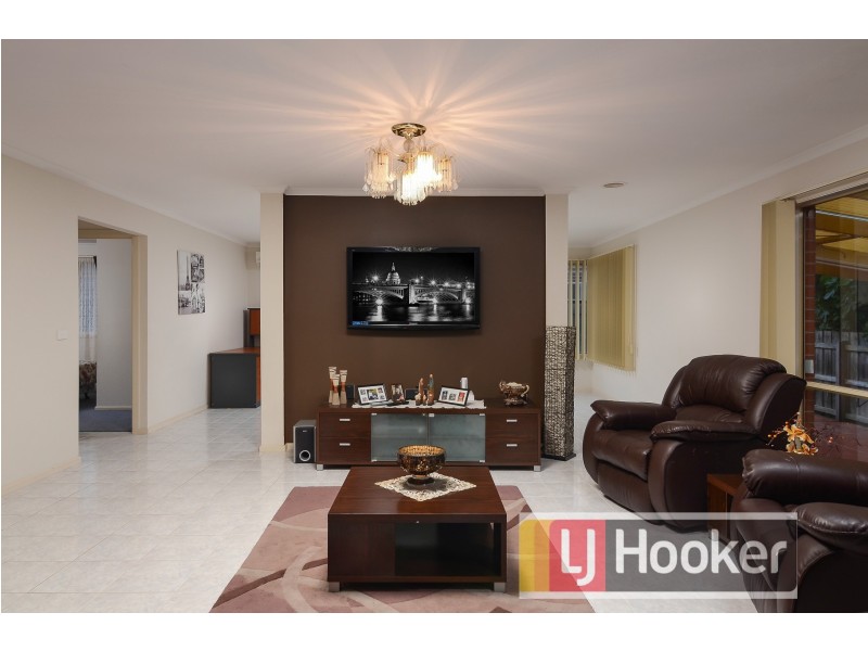 6 Tuileries Rise, Narre Warren South VIC 3805