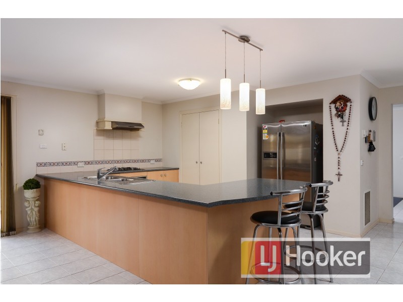 6 Tuileries Rise, Narre Warren South VIC 3805
