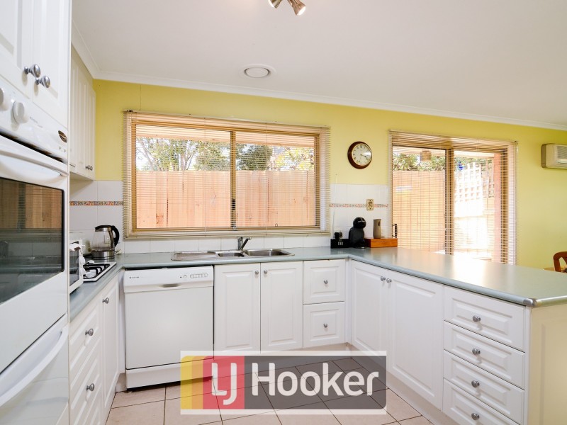 20 St Boswells Avenue, Berwick VIC 3806