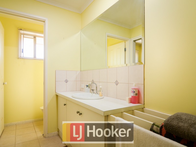 20 St Boswells Avenue, Berwick VIC 3806