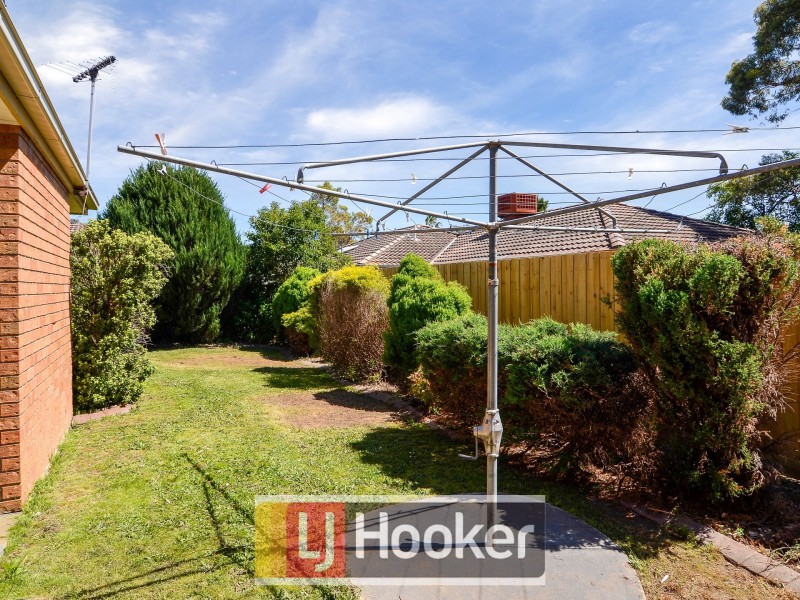20 St Boswells Avenue, Berwick VIC 3806