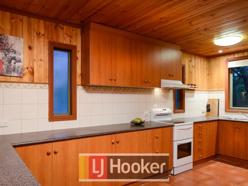 29 Helen Street, Caldermeade VIC 3984