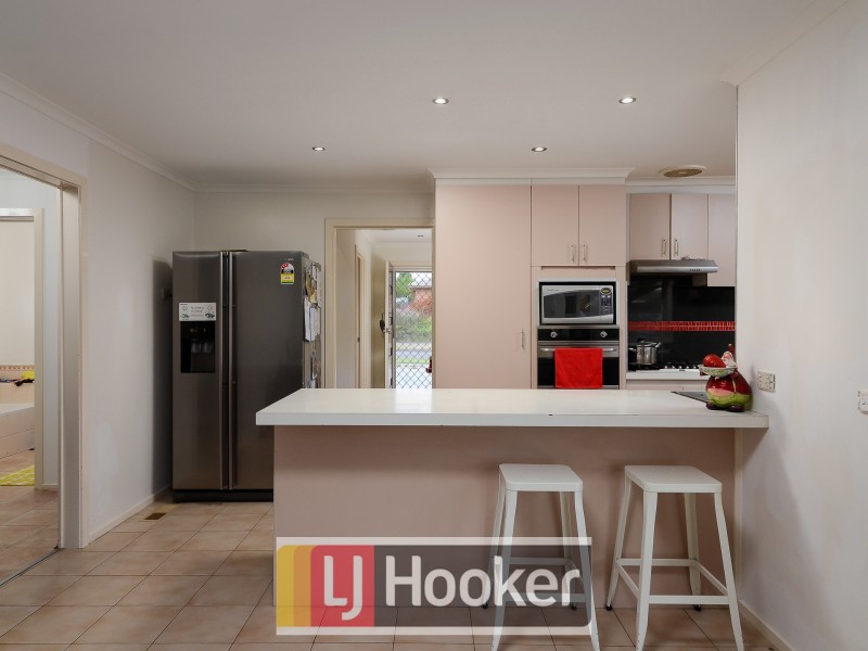 2 Weeden Crescent, Hallam VIC 3803