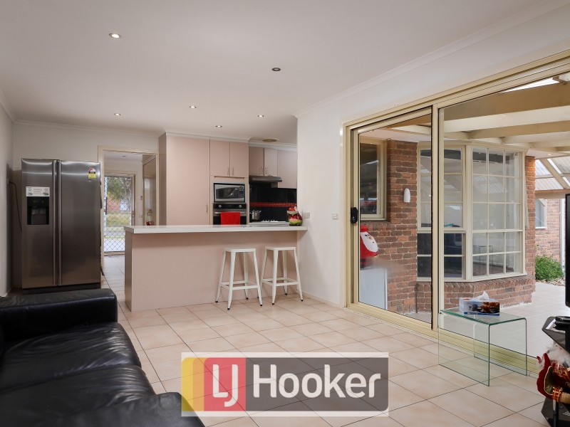 2 Weeden Crescent, Hallam VIC 3803
