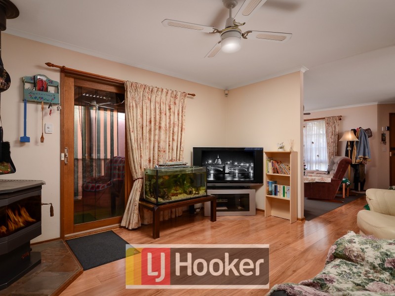 12 Versailles Place, Narre Warren VIC 3805