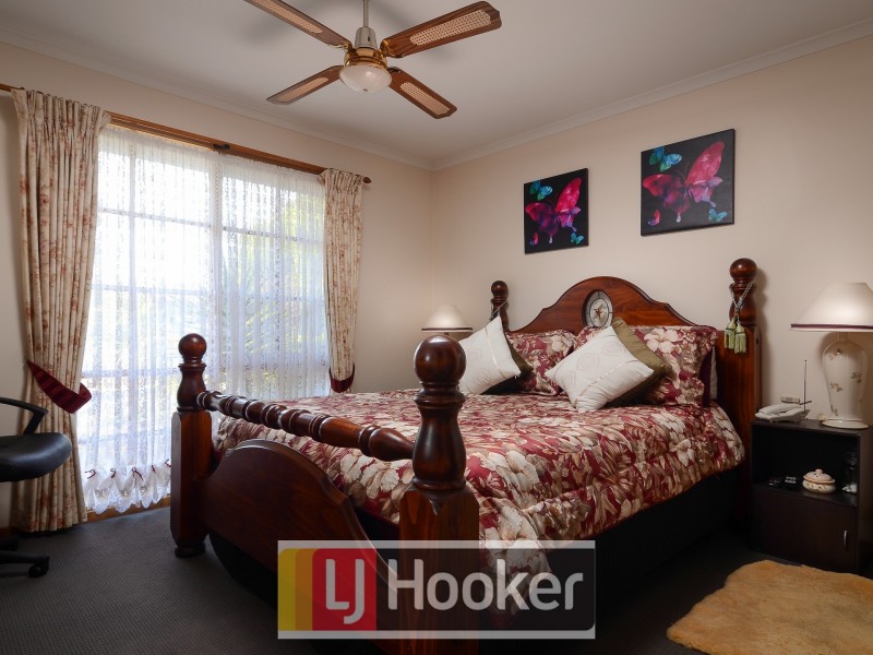 12 Versailles Place, Narre Warren VIC 3805