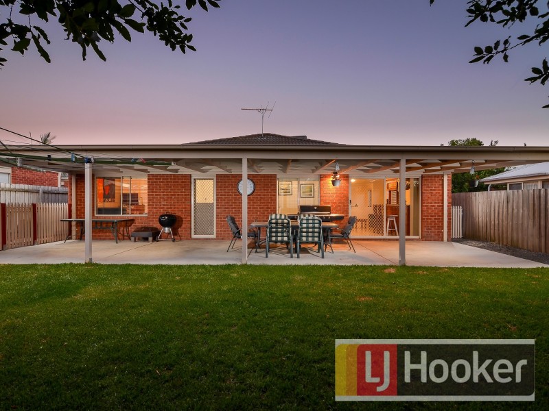 6 Janna Place, Berwick VIC 3806