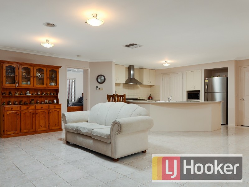 6 Janna Place, Berwick VIC 3806