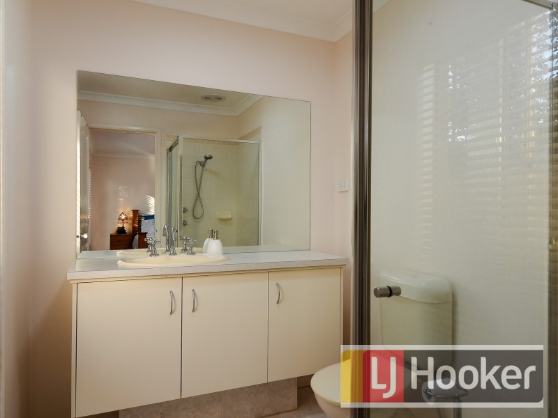 6 Janna Place, Berwick VIC 3806