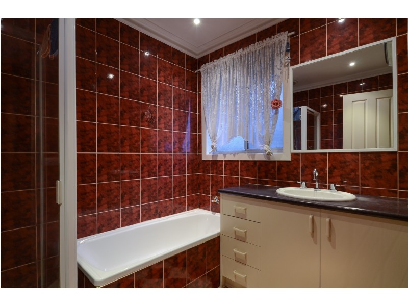 95 Fountain Drive, Narre Warren VIC 3805