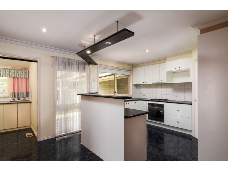 95 Fountain Drive, Narre Warren VIC 3805