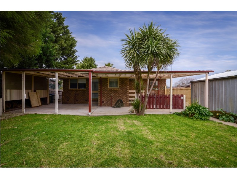 95 Fountain Drive, Narre Warren VIC 3805