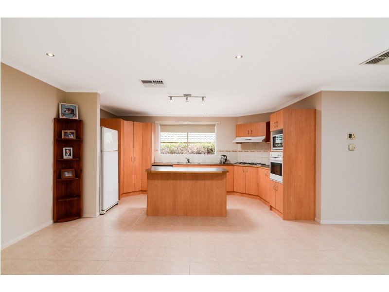 3 Nilufa Court, Hampton Park VIC 3976