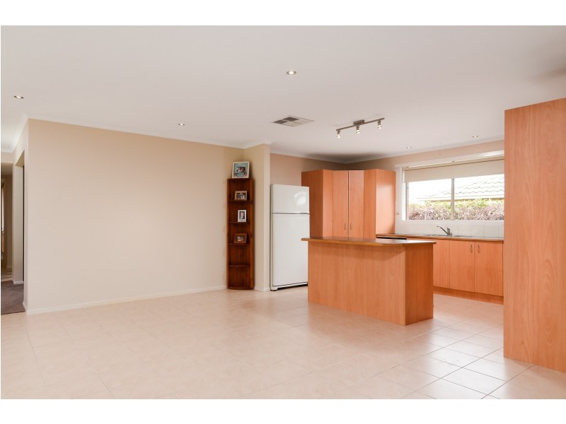 3 Nilufa Court, Hampton Park VIC 3976