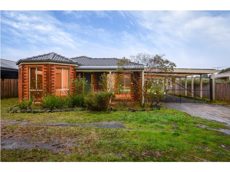 4 Fieldlark Court, Carrum Downs VIC 3201