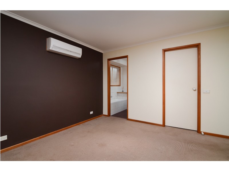 4 Fieldlark Court, Carrum Downs VIC 3201