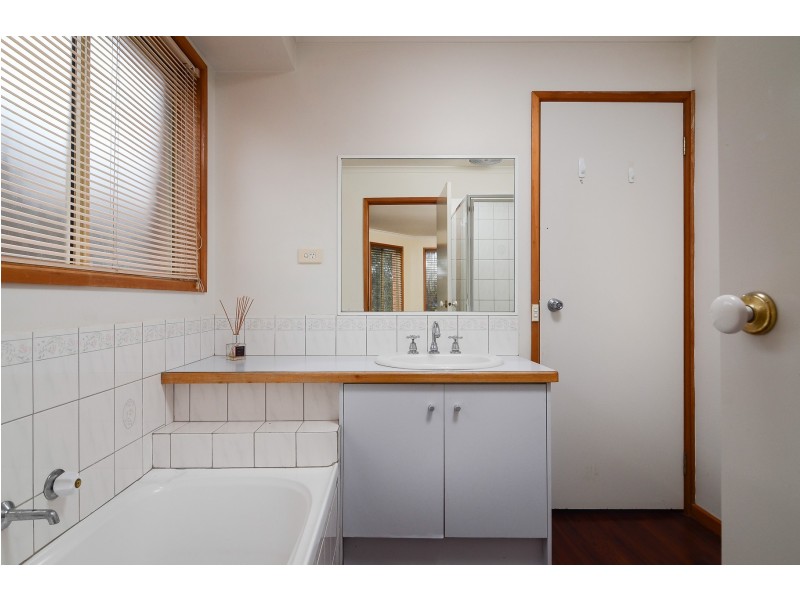 4 Fieldlark Court, Carrum Downs VIC 3201