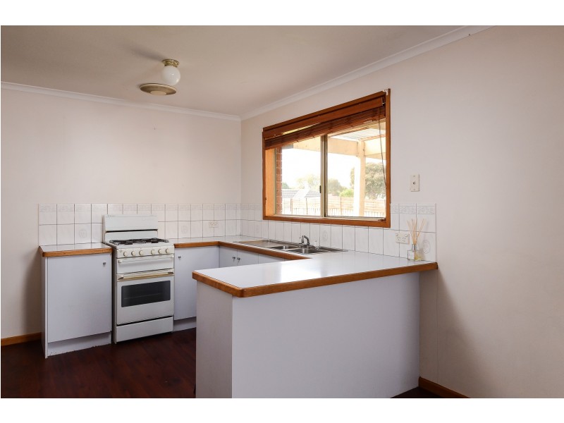 4 Fieldlark Court, Carrum Downs VIC 3201