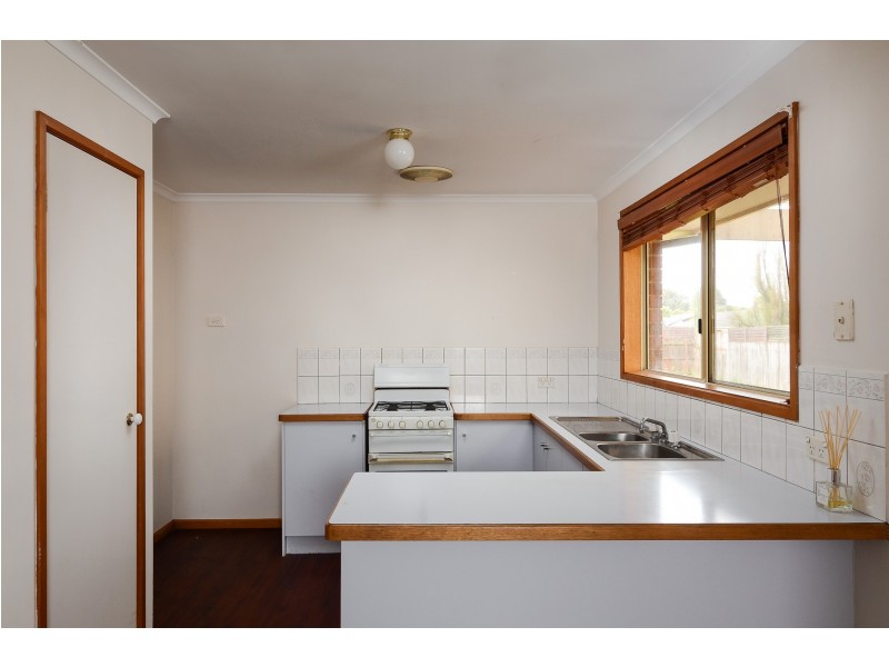 4 Fieldlark Court, Carrum Downs VIC 3201