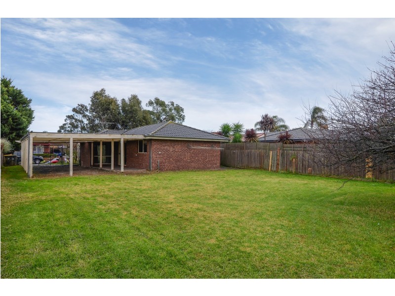 4 Fieldlark Court, Carrum Downs VIC 3201