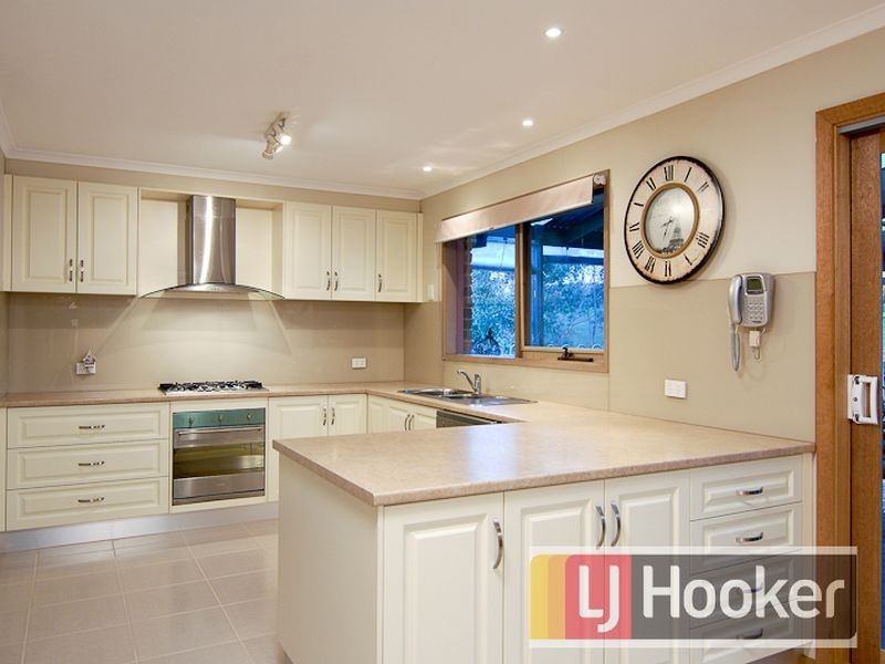 8 Winnie Court, Narre Warren VIC 3805