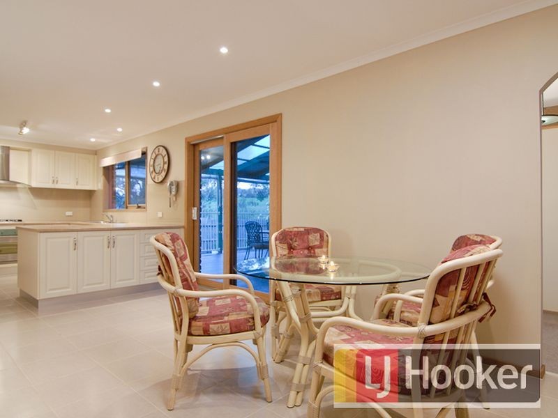 8 Winnie Court, Narre Warren VIC 3805