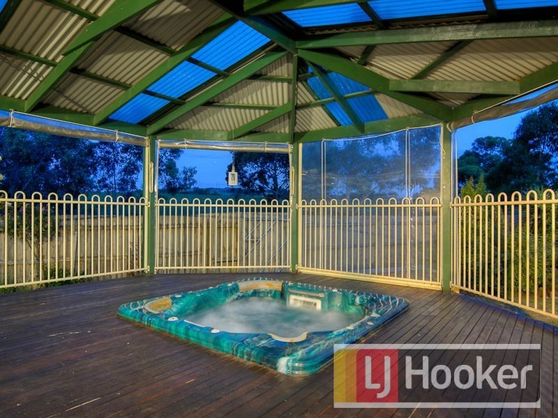 8 Winnie Court, Narre Warren VIC 3805