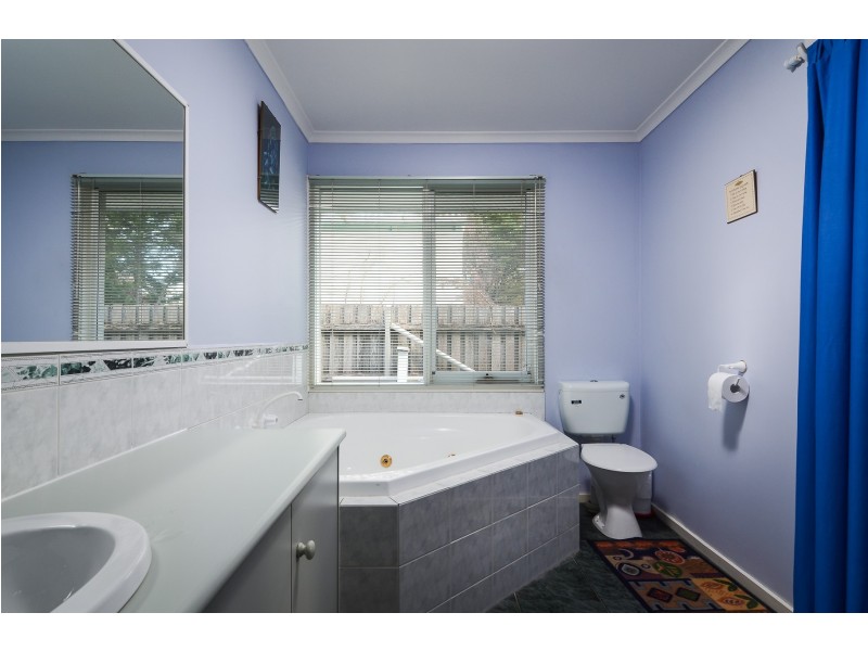 2 Tangerine Drive, Narre Warren South VIC 3805