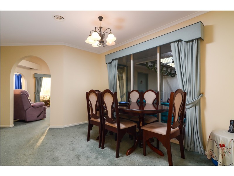 2 Tangerine Drive, Narre Warren South VIC 3805