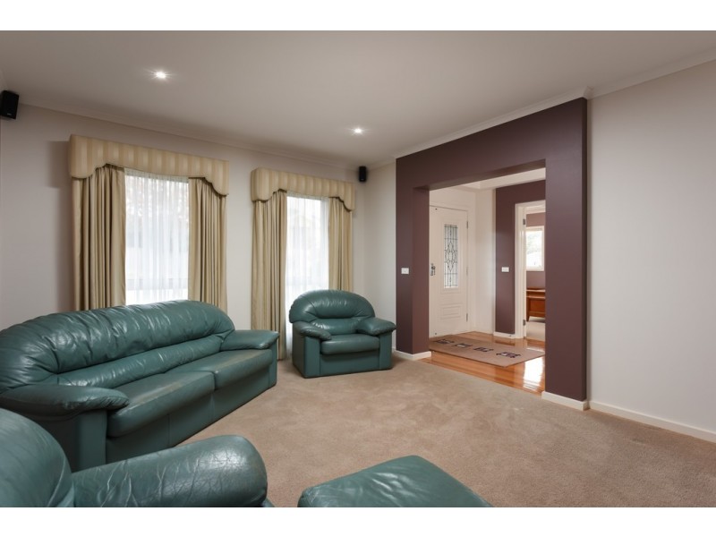 4 Ellesse Way, Berwick VIC 3806