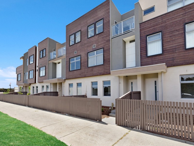 Unit 17/302 Golflinks Road, Narre Warren VIC 3805
