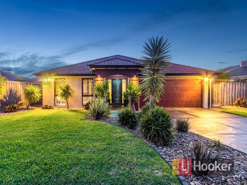 17 Yorkshire Drive, Cranbourne North VIC 3977