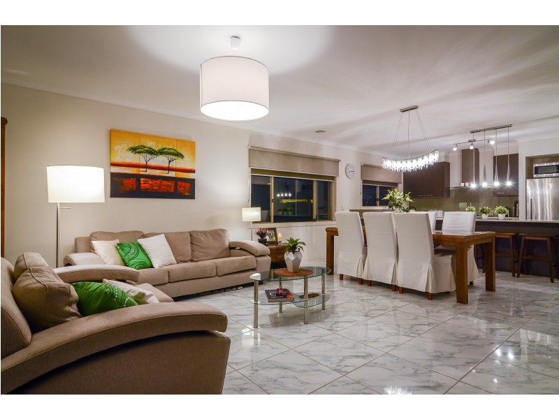 16 Beechtree Way, Cranbourne North VIC 3977