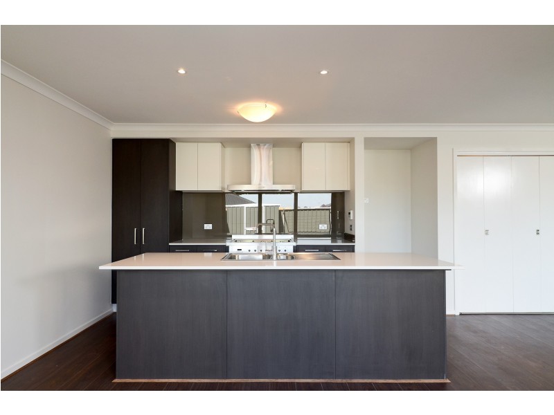 28 Selandra Boulevard, Clyde North VIC 3978