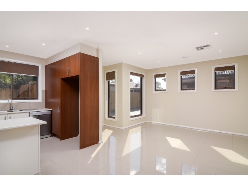 2/3 Highland Ave, Hampton Park VIC 3976