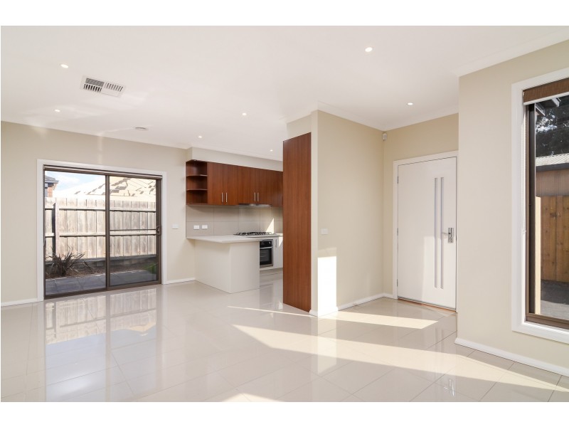 2/3 Highland Ave, Hampton Park VIC 3976