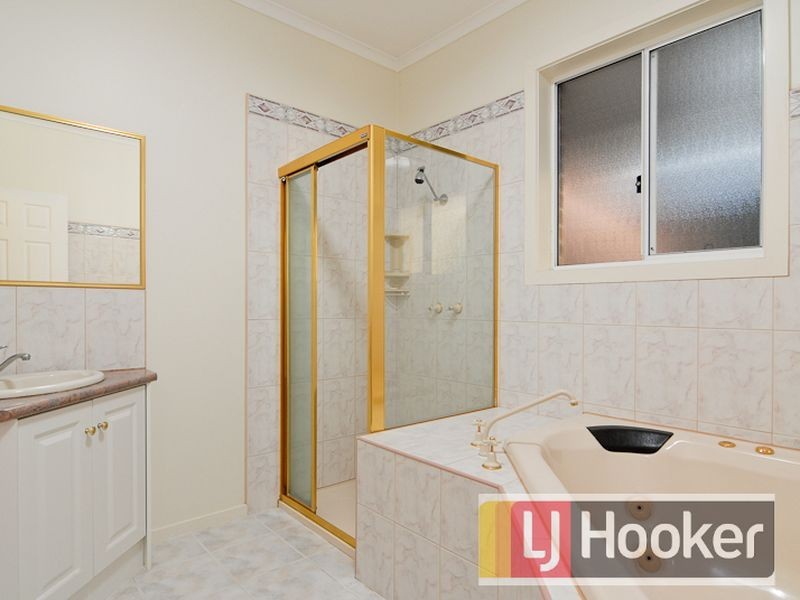 112 Hinrichsen Drive, Hallam VIC 3803