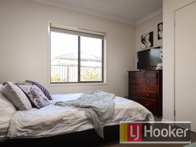 5 Haflinger Ave, Clyde North VIC 3978