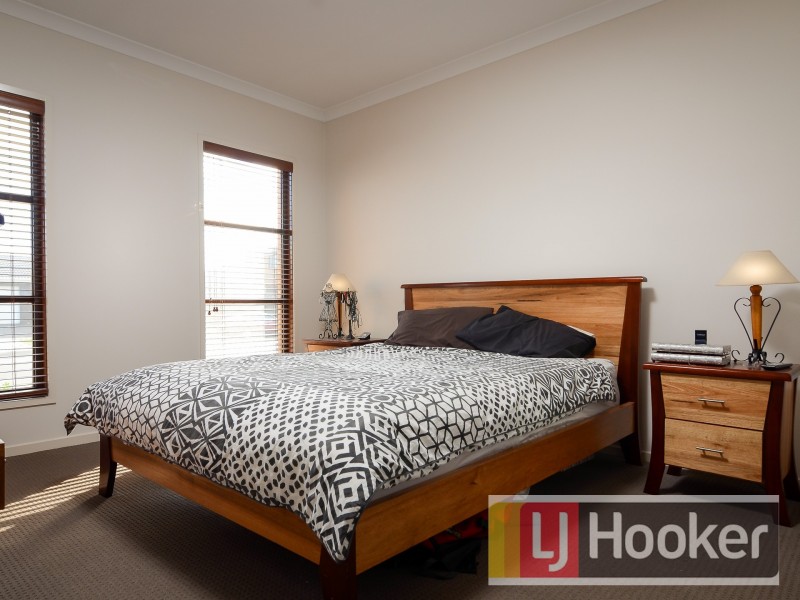 5 Haflinger Ave, Clyde North VIC 3978
