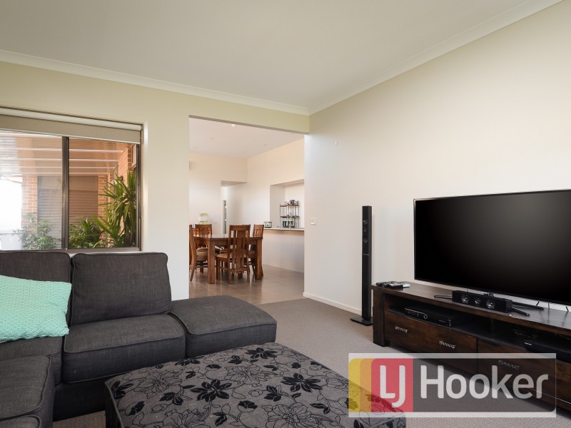 5 Haflinger Ave, Clyde North VIC 3978