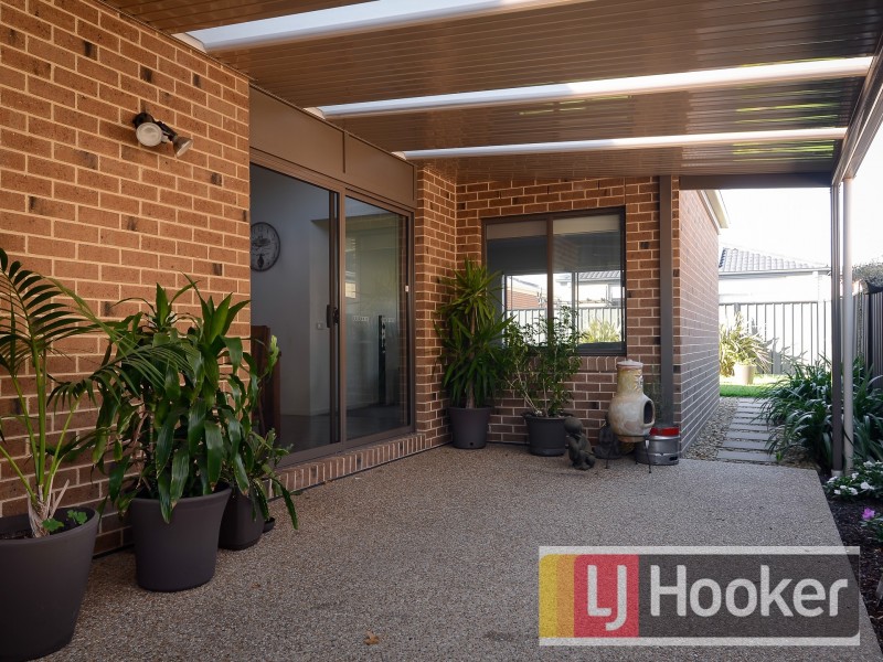 5 Haflinger Ave, Clyde North VIC 3978