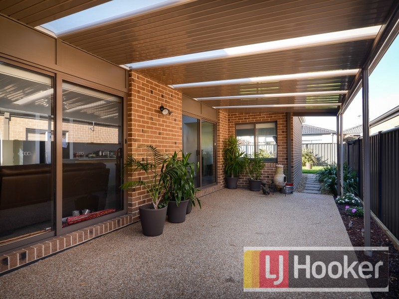 5 Haflinger Ave, Clyde North VIC 3978