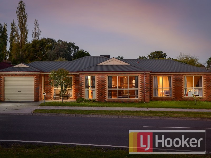 1 Kevin Close, Beaconsfield VIC 3807