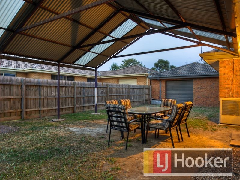 25 Karoonda Way, Hampton Park VIC 3976