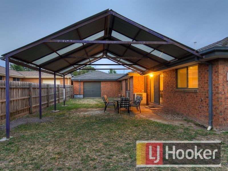 25 Karoonda Way, Hampton Park VIC 3976
