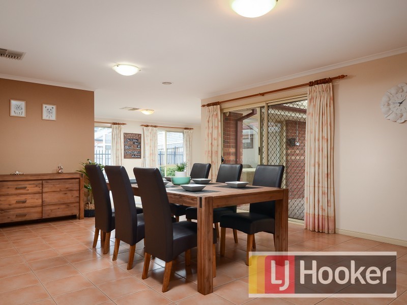 18 Jamieson Way, Berwick VIC 3806