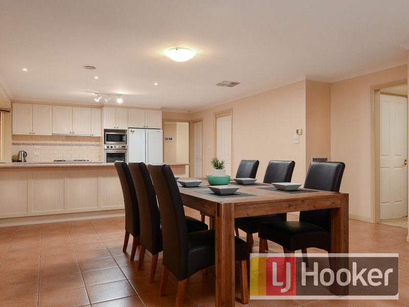 18 Jamieson Way, Berwick VIC 3806